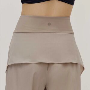 NWT Neiwai Ballet Slit Flowy Pants size XS retails $109 025-B